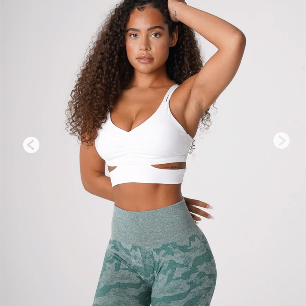 🤍 NVTGN White Revolve Bra 🤍 Size Small
